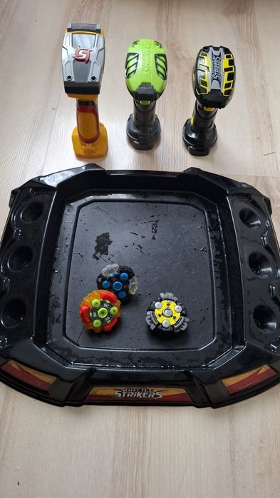 BeyBlade/battle strikers