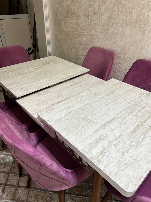 Стол со стульями