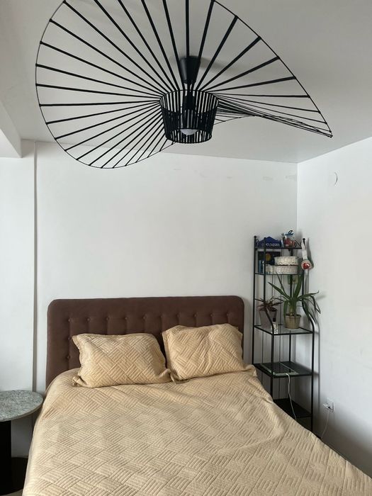 Продам стильную люстру