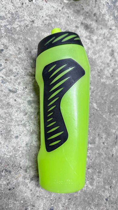 Продам бутылки для спорта
