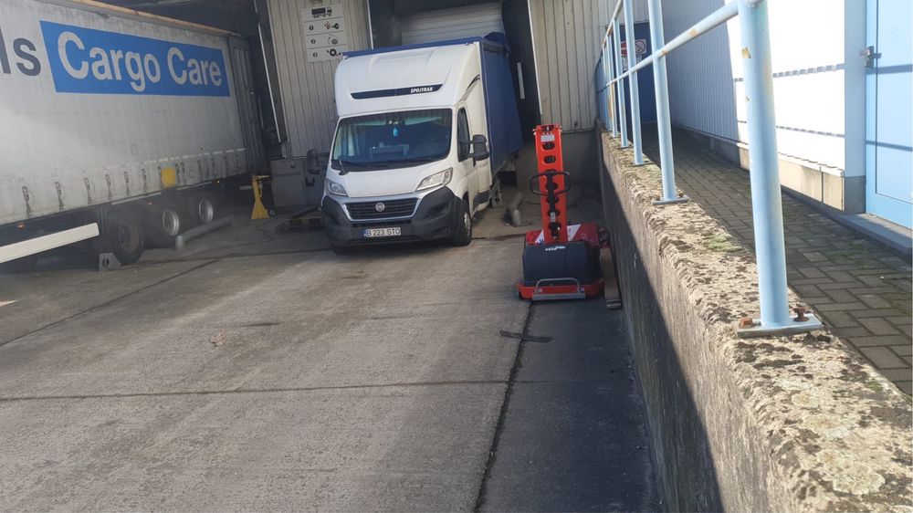 3 Iveco daily + 1 Fiat ducato - 8 pal, 12 pal , 14 pal , latime 245