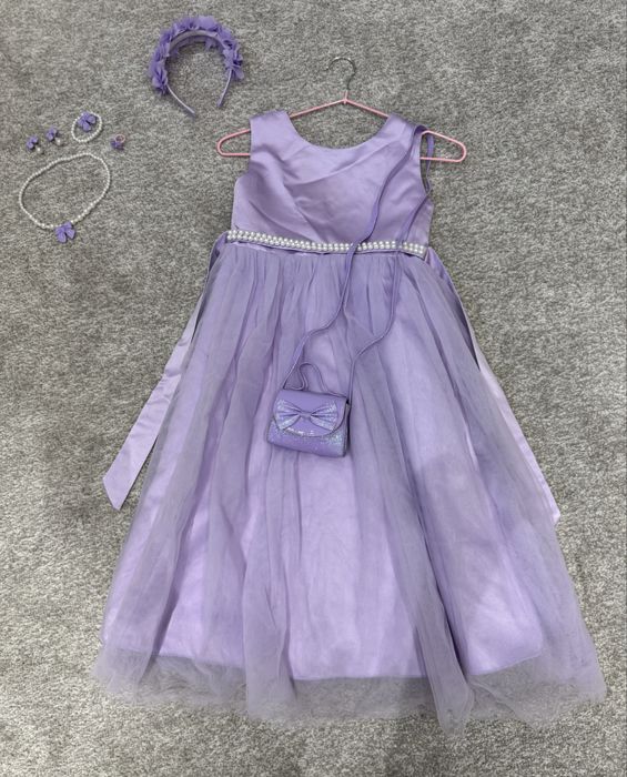 Платье+сумочка+аксесуары+шуба Эльзы, привозное с Европы,одели 1 раз