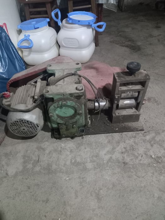 Электродвигатель с редуктором