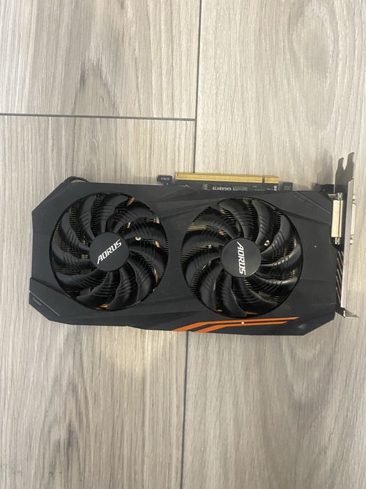 видеокарта RX 570 4 GB ( с дефектом )