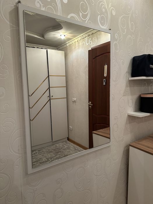 Зеркало в отличном состоянии