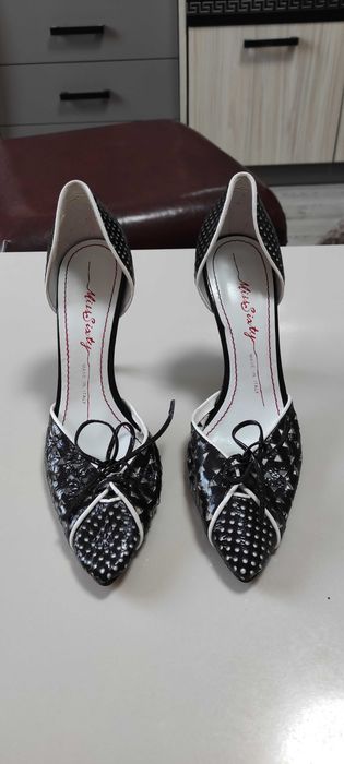 Маркови сандали на Miss sixty - 15 евро