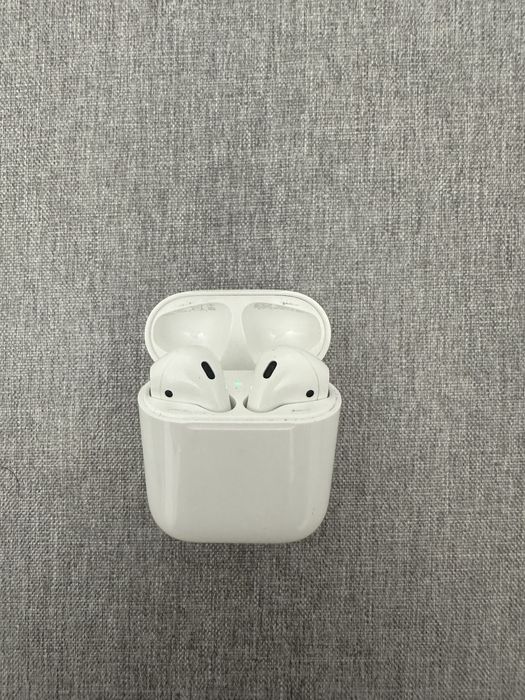 Airpods 1,второе поколение