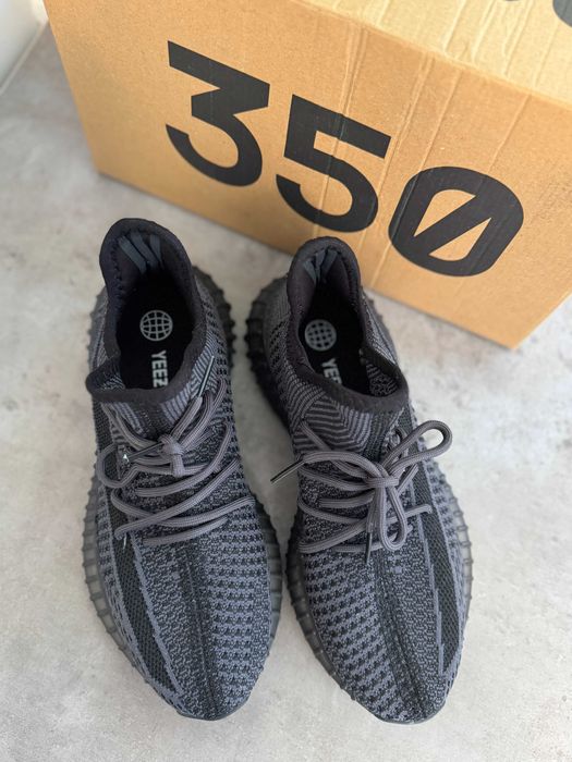 Adidasi Yeezy Boost 350 V2 - Adidas, Produs Nou Full Box, Premium Blk