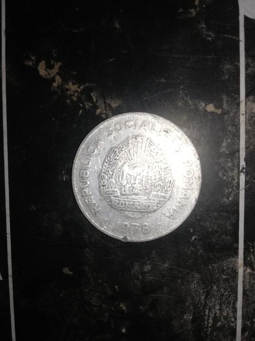 Vând moneda lui Ceaușescu de 5 lei din 1978.