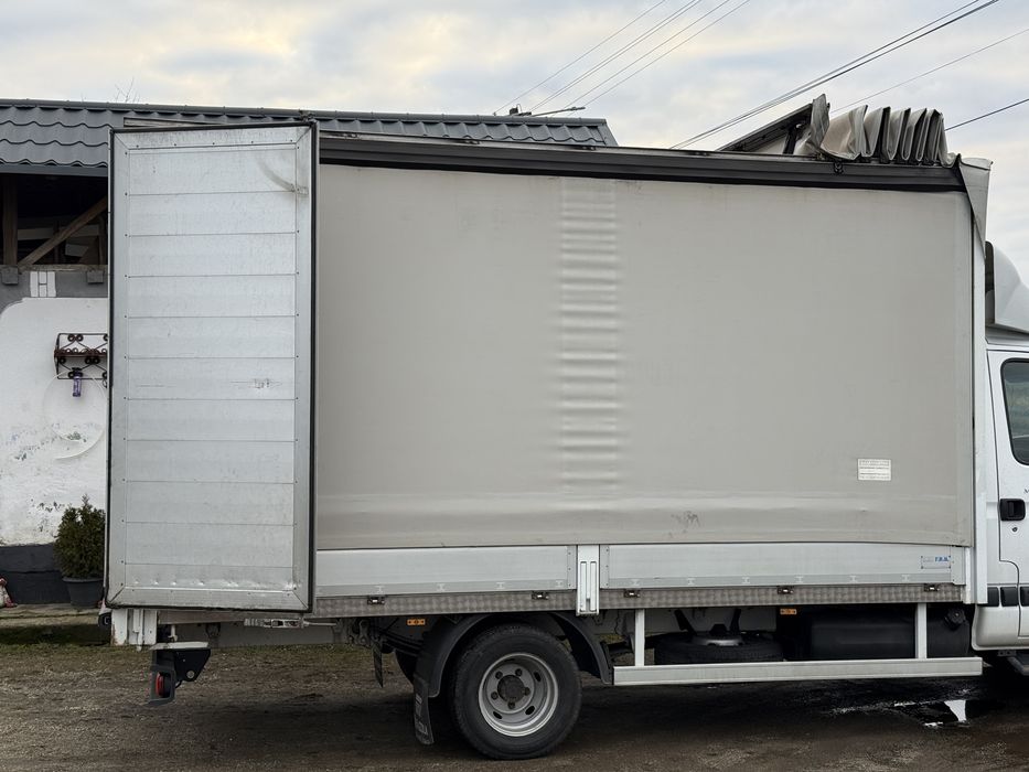 Bena cu prelata pe perdea si tavan decopertabil