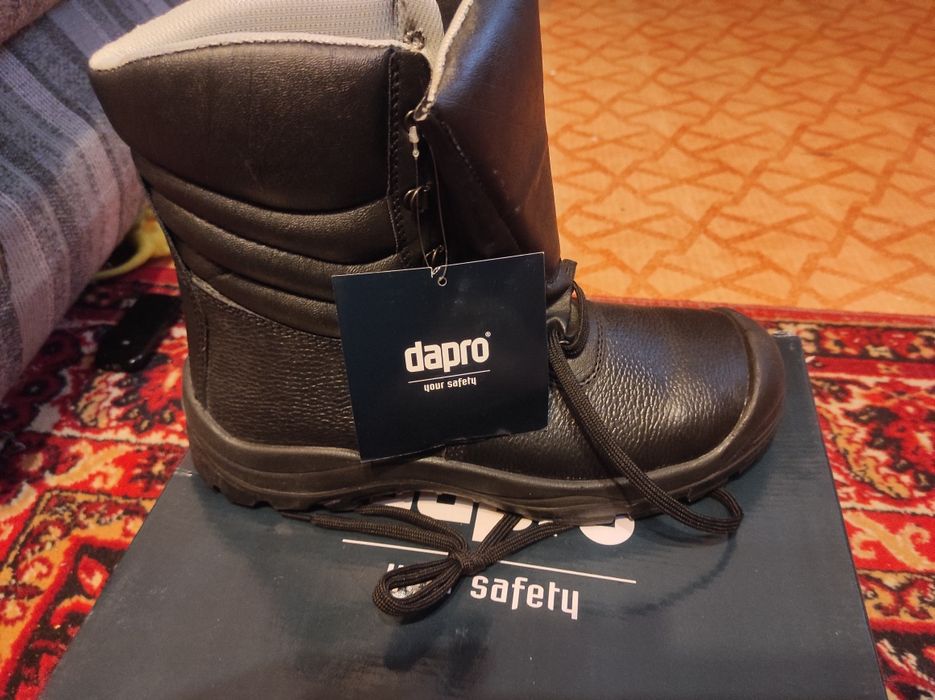 Ботинки спец обувь, защита носка и тд