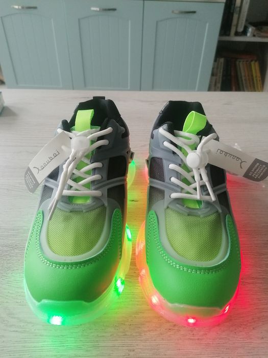 Светещи маратонки с Usb зареждане