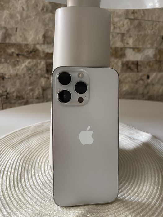 Iphone 14 pro max  alb withe  10 din 10