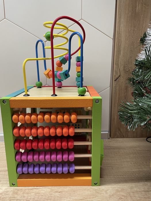 Монтесори куб за игра