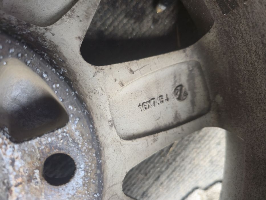 Продам диски R15.  R16