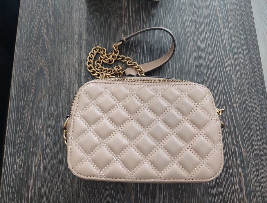 Дамска чанта Guess