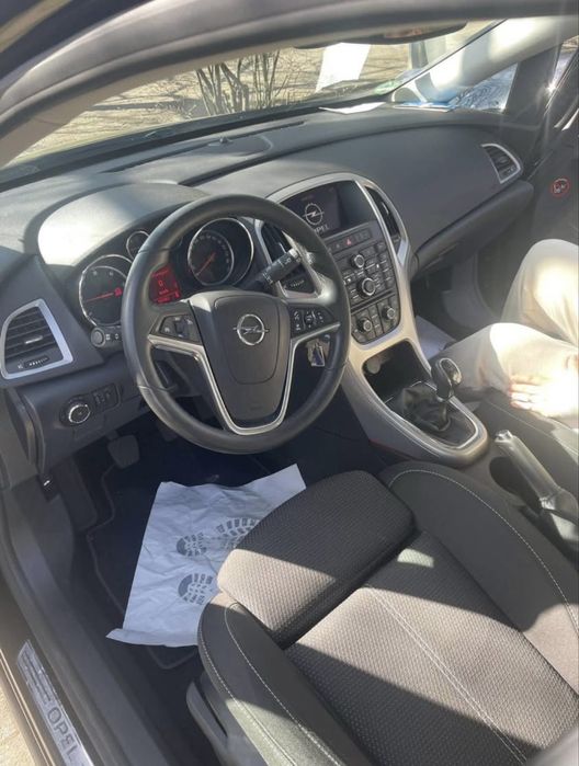 Opel astra j 2010