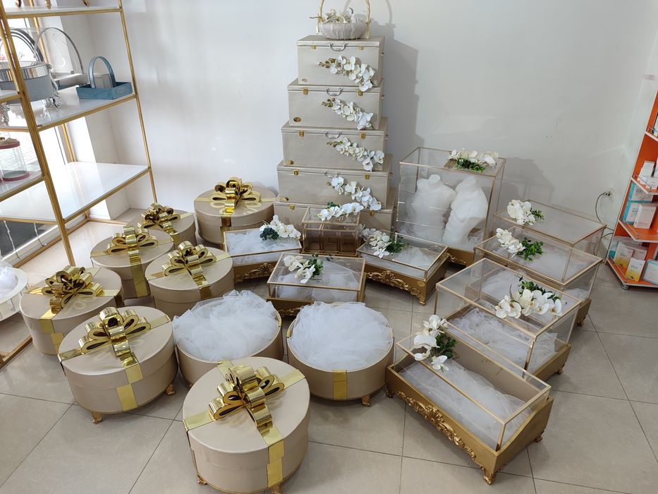 Zamonaviy oynali sarpo qutilari . Toʻy aksesuarlari