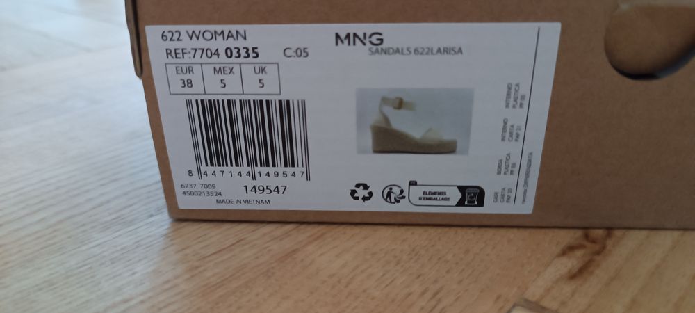 Продавам сандали 38 нoмер на платформа Mango