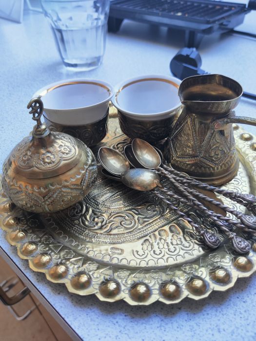 Джезве и чаши за годеж за солено кафе