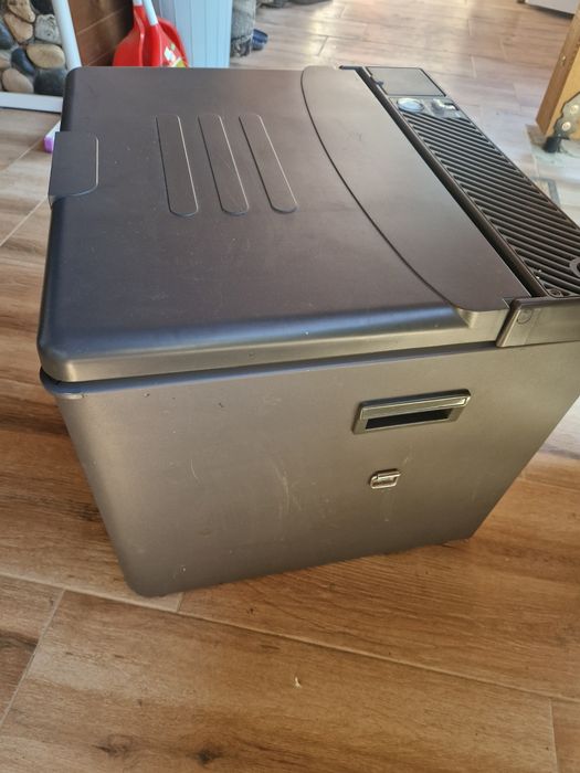 Къмпинг хладилник Mewa на газ, 12V и 230V