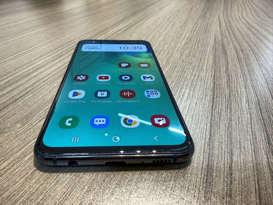 Samsung Galaxy S10e