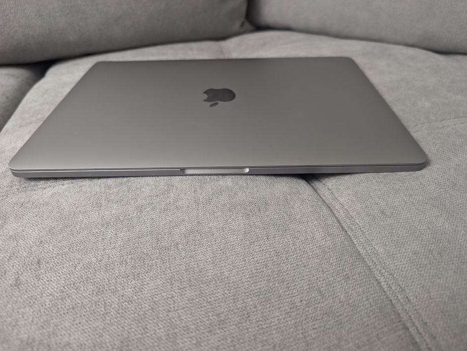 Лаптоп Macbook PRO 13 M1 2020 16GB 256GB SSD с НОВА БАТЕРИЯ