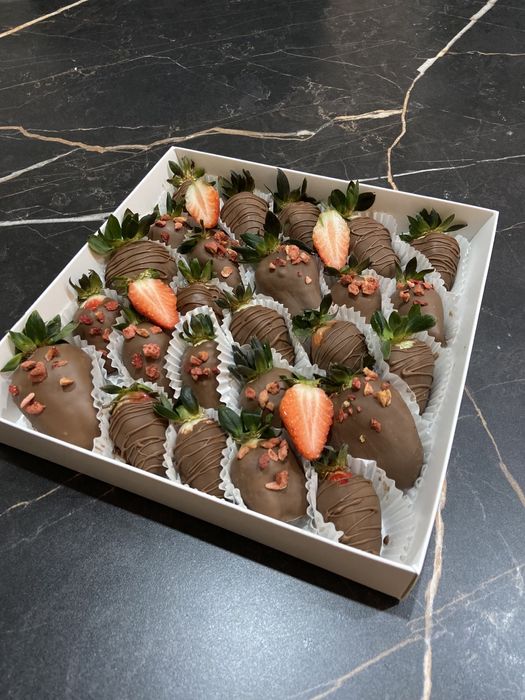 Клубника в шоколаде Боксы подарки