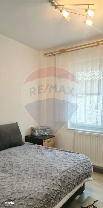 Apartament cu 3 camere de vânzare în zona Sud-Est