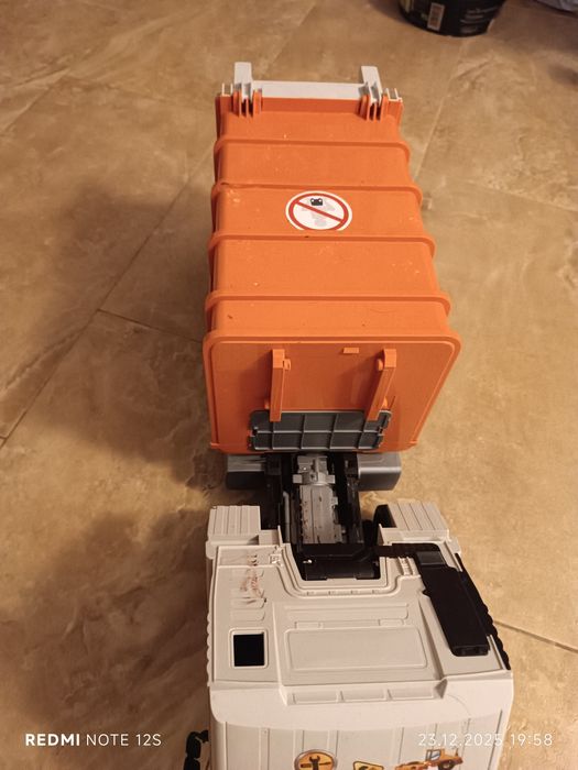 Mașină de gunoi Bruder