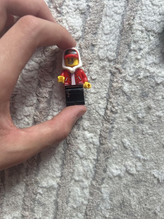 Лего фигурки продам их