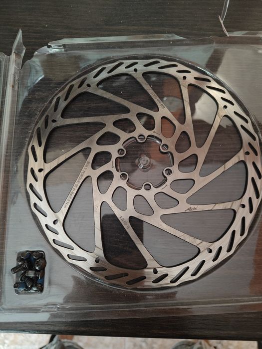 Продавам дискове-ротори Avid 203mm