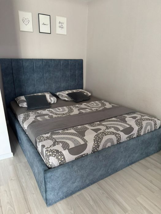 Продам кровать 1.6 на 2