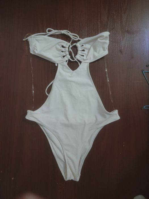 Купальник откровенный