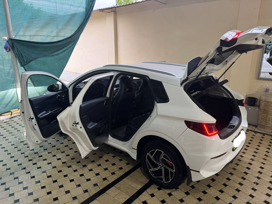 Byd y 2 Sotiladi