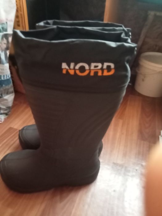 Продаю резиновые сапоги