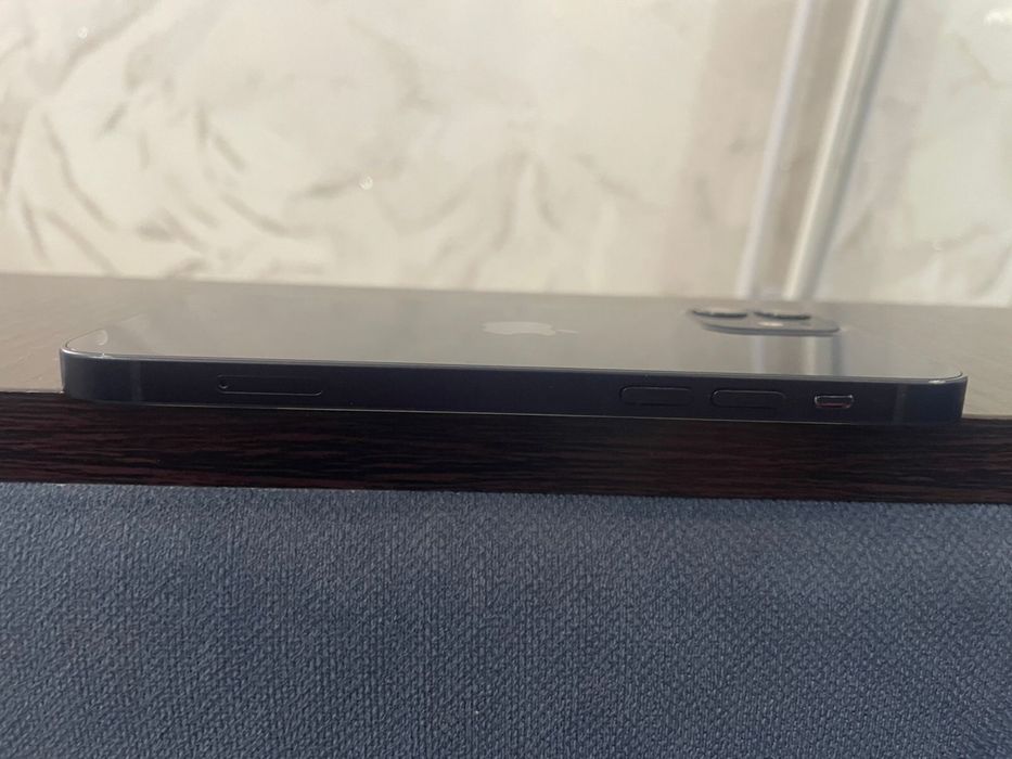 Iphone 12 в отличном состоянии