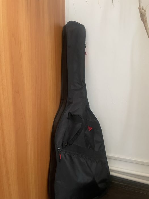 Kit Chitară Fender Squier Stratocaster, Amplificator, Husă, Cablu