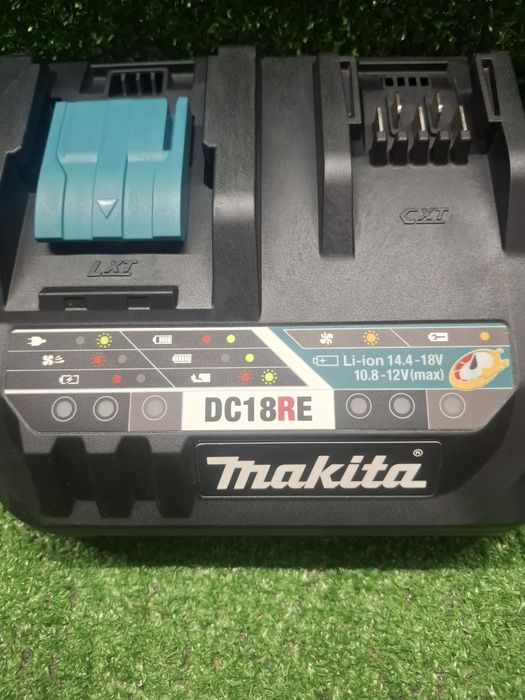 Двойно бързо зарядно на Makita