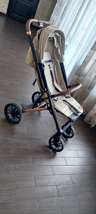 Продам коляску 15.000