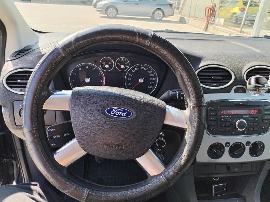 Vând Ford Focus benzină
