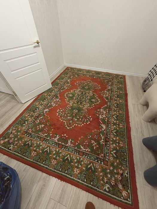 Продам ковер размером  3*2