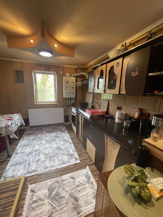 De vanzare apartament 3 camere