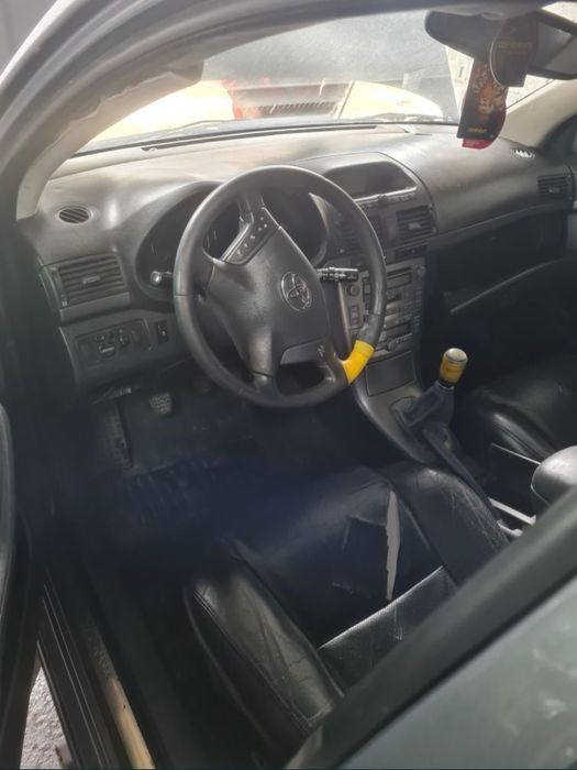 Dezmembrez Toyota Avensis 2.0 Diesel