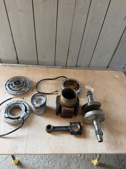 Vând set motor nou Lombardini 3LD 450 și diferite piese noi