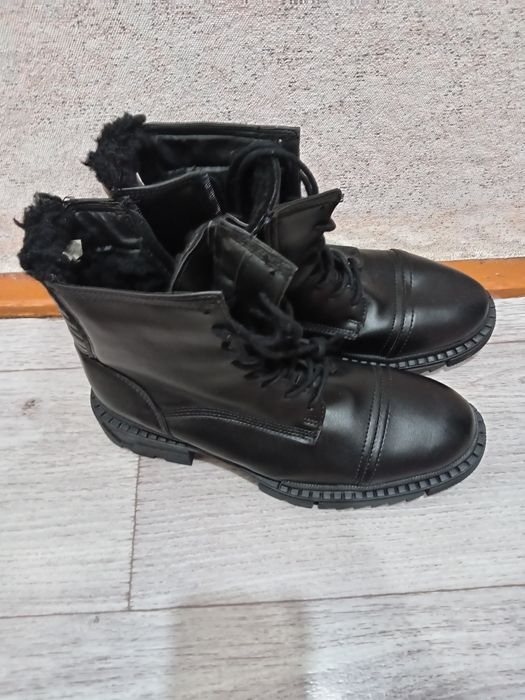 Продам новые сапоги зимние