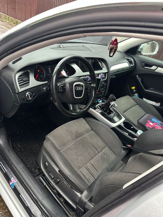 Vând Audi   A4  b8