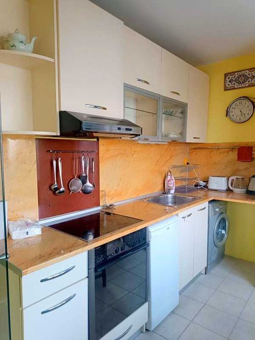 Дава се под наем Двустаен апартамент в Бургас, Възраждане - 75 кв.м за 433.5 € - Снимка #1