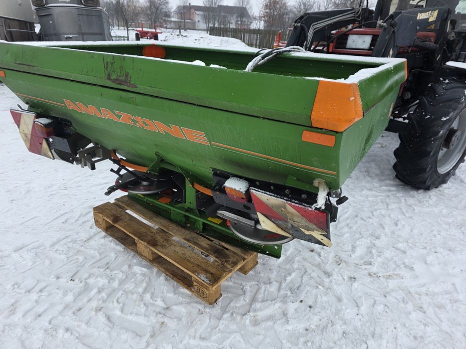 Distribuitor ingrasaminte Con azot Mig azot azotiera MA azot Amazone 1