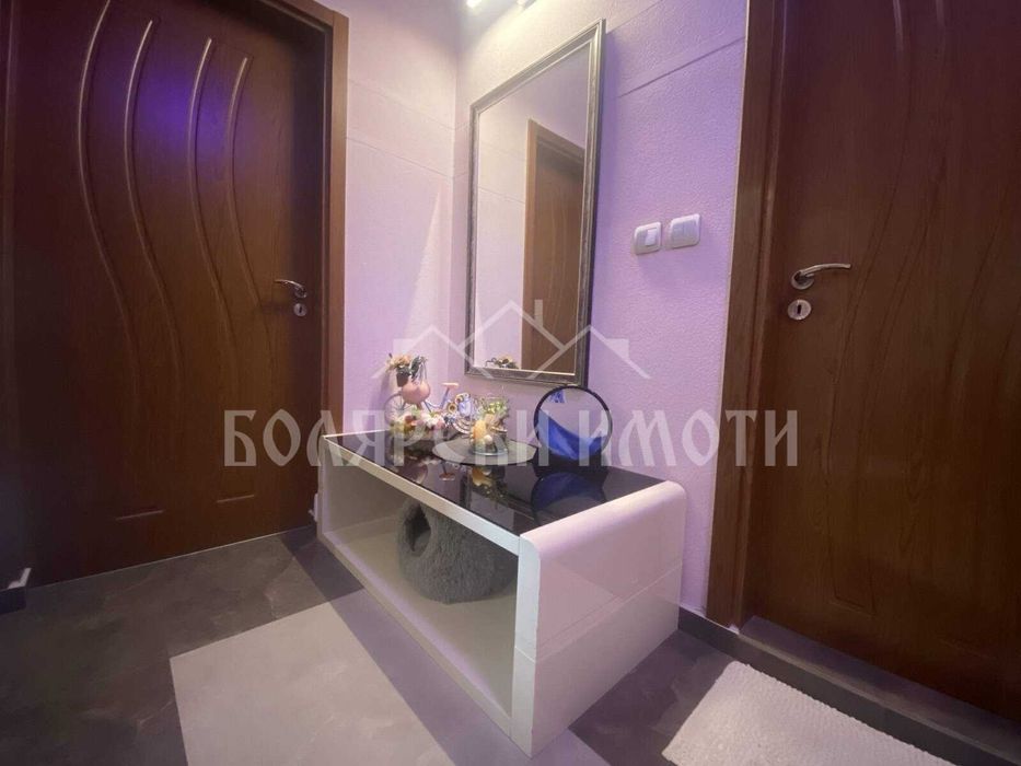 Продава се Тристаен апартамент в Велико Търново, Център - 82 кв.м за 1045 €/кв.м - Снимка #8